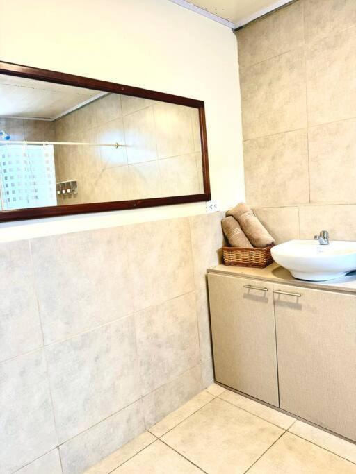 Suite En Exclusiva Urbanizacion Con Piscina Privada มันตา ภายนอก รูปภาพ